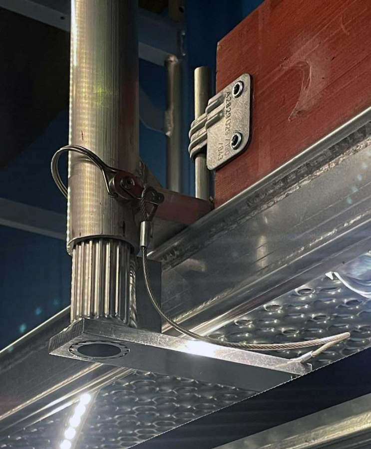 L-kaiteen tukipidike ter�s